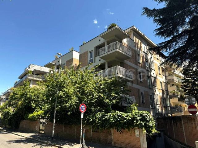 Appartamento in vendita a Roma via Monterosi, 104, Fleming