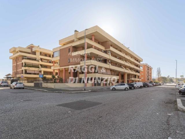 Appartamento in vendita a Roma via Nocera Terinese, 46, Finocchio