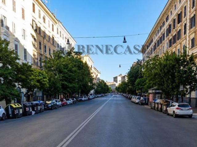 Appartamento in vendita a Roma via Ostia, Cipro