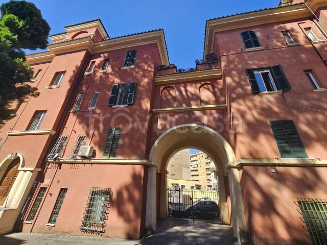 Appartamento in vendita a Roma via Adalberto, 16, Bologna