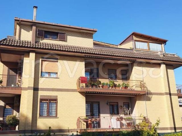Appartamento in vendita a Roma via Alberto Salietti, Acilia