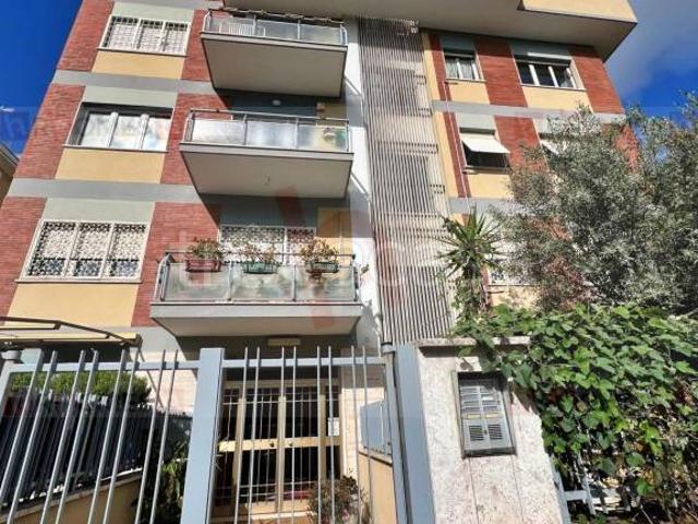 Appartamento in vendita a Roma via Caio Canuleio, Appio Claudio Statuario