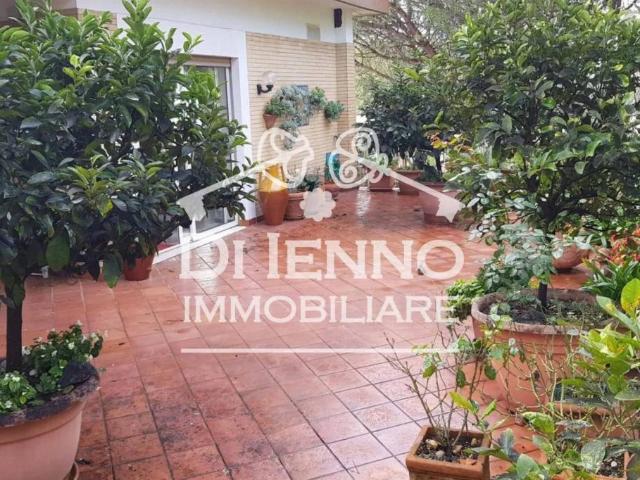 Appartamento in vendita a Roma via Cassia, La Giustiniana