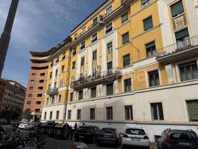Appartamento in vendita a Roma via Carlo Poma, Mazzini Delle Vittorie