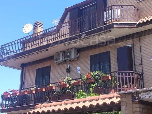 Appartamento in vendita a Roma via Cisternino, 72, Torre angela