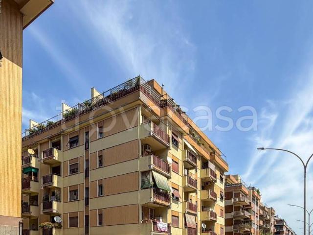 Appartamento in vendita a Roma via Costanzo Casana, 106, Ostia Ponente