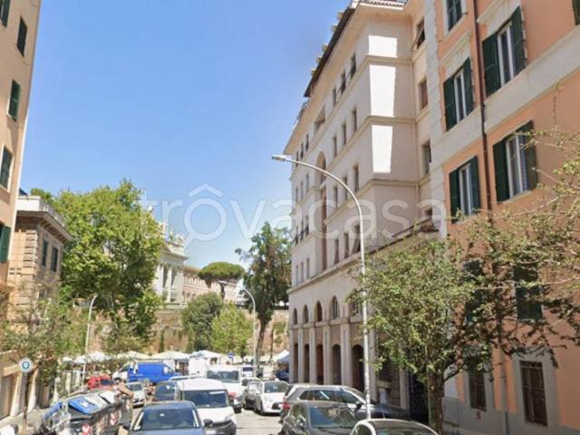 Appartamento in vendita a Roma via Corfinio, San Giovanni