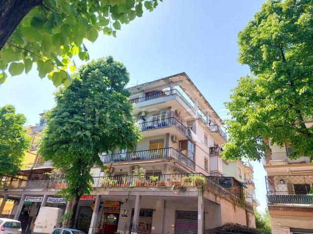 Appartamento in vendita a Roma via dei Ciclamini, Centocelle