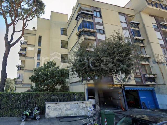 Appartamento in vendita a Roma via dei Cochi, Torre angela