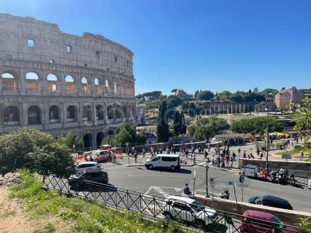 Appartamento in vendita a Roma via del Monte Oppio, Colle Oppio