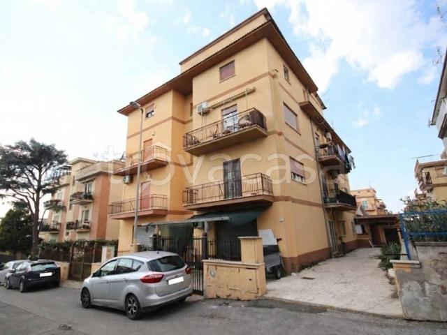 Appartamento in vendita a Roma via delle Driadi, 50, Torre angela