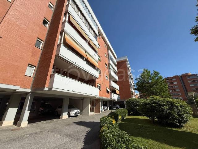 Appartamento in vendita a Roma via dell'Idroscalo, Ostia Ponente