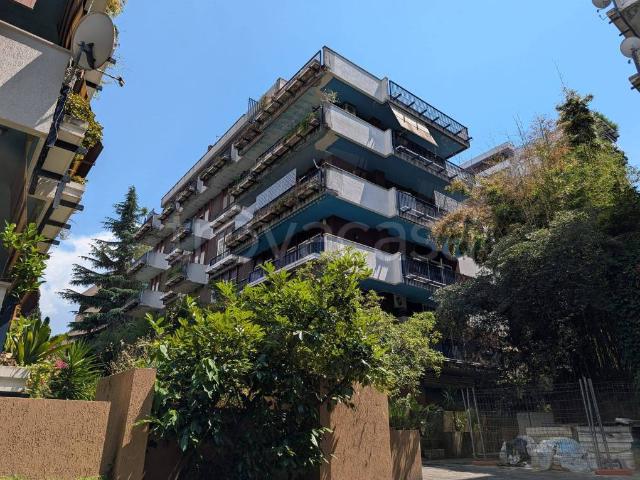 Appartamento in vendita a Roma via Domenico Lupatelli, Villa Bonelli