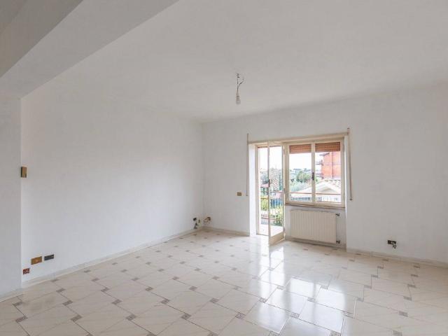 Appartamento in vendita a Roma via Frisa, 36, Castelverde