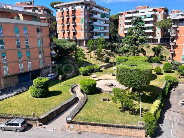 Appartamento in vendita a Roma via Giannetto Valli, 95, Portuense