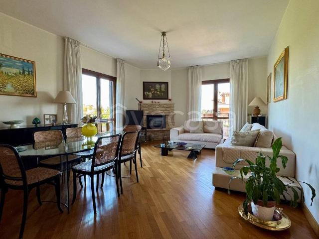 Appartamento in vendita a Roma via Giuseppe Silla, La Giustiniana