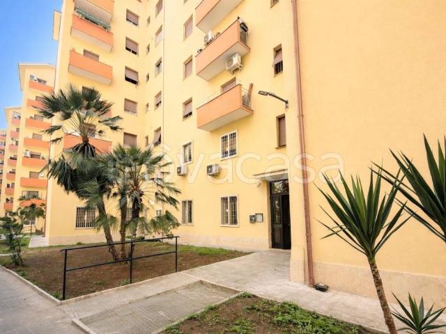 Appartamento in vendita a Roma via Lucio Mummio, 31, Cinecittà