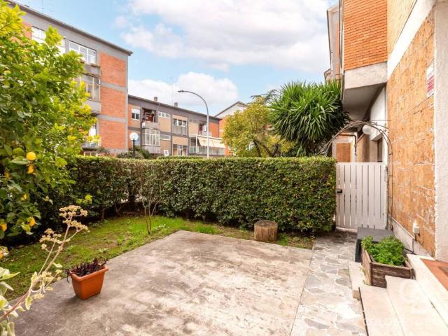 Appartamento in vendita a Roma via Laurentina, Cecchignola Giuliano Dalmata