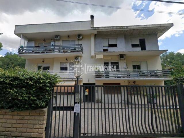 Appartamento in vendita a Roma via Lezzeno 256, Ottavia