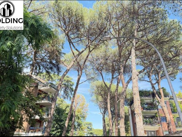 Appartamento in vendita a Roma via Pio Benassi, Vigna Clara Vigna Stelluti