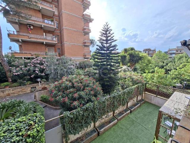 Appartamento in vendita a Roma via Portuense, 758, Casetta Mattei Corviale