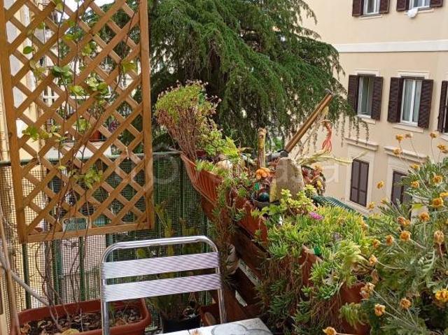 Appartamento in vendita a Roma via Savona, Villa Fiorelli
