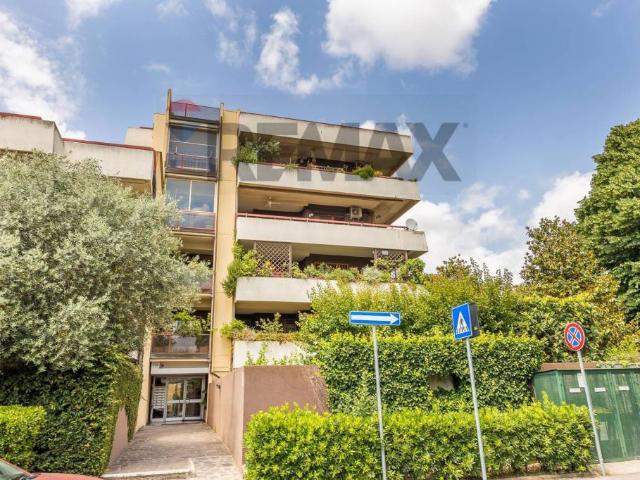 Appartamento in vendita a Roma via Ugo Inchiostri, 113, Fonte Meravigliosa