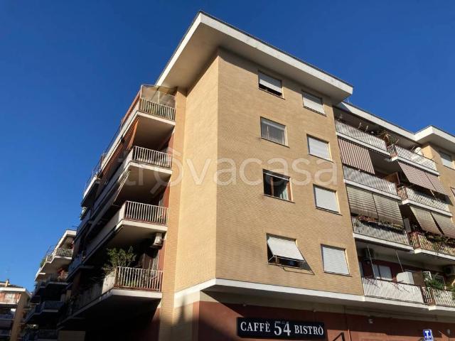 Appartamento in vendita a Roma via Val Maggia, Conca d'Oro Valli