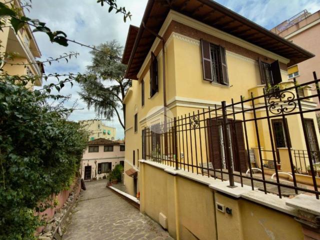 Appartamento in vendita a Roma viale Carnaro, Città Giardino