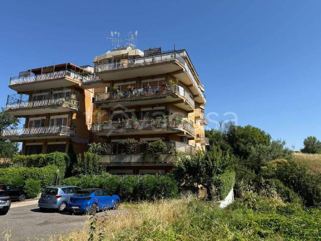 Appartamento in vendita a Roma viale Jonio, Città Giardino