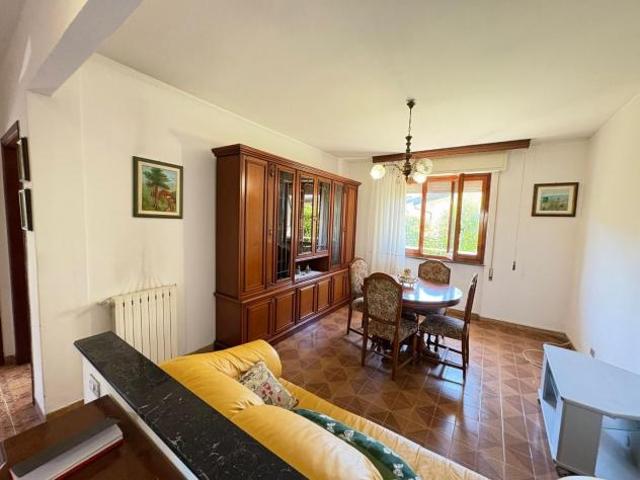 Appartamento in vendita a Ronchi Massa 87 mq Rif: 1420043