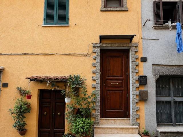 Appartamento in vendita a Ronciglione VT