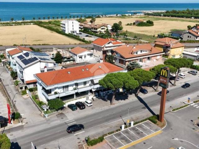 Appartamento in vendita a Roseto degli Abruzzi via loira, 2