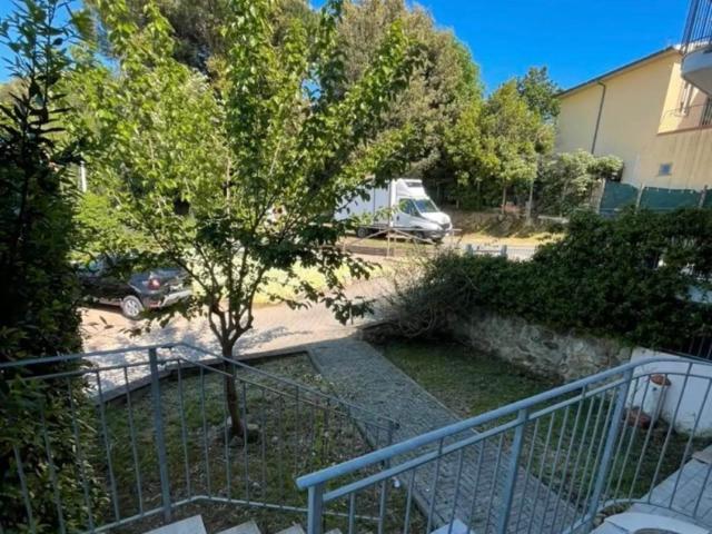 Appartamento in vendita a Rosignano Marittimo, Nibbiaia