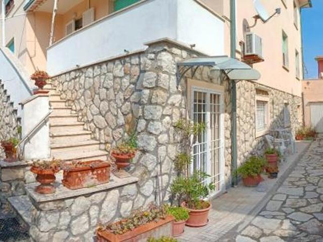 Appartamento in vendita a Rosignano Solvay Rosignano Marittimo 127 mq Rif: 1402958