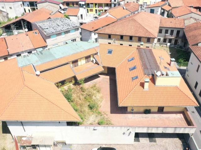 Casa indipendente in vendita a Rovello Porro CO