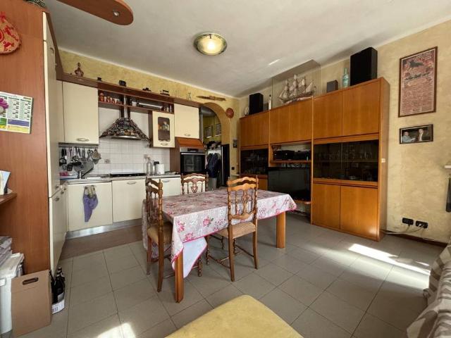 Appartamento in vendita a Rovellasca CO