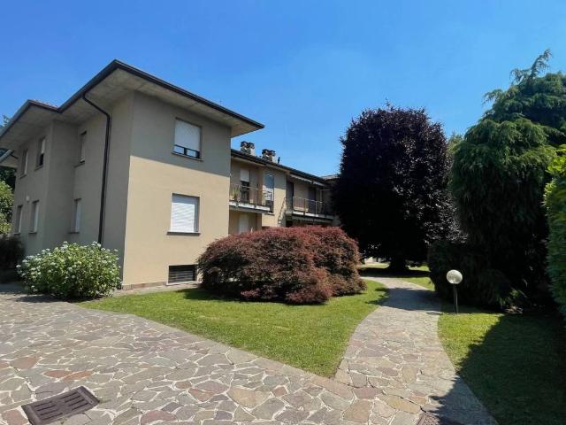 Appartamento in vendita a Rovellasca CO