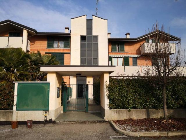 Appartamento in vendita a Rovellasca CO