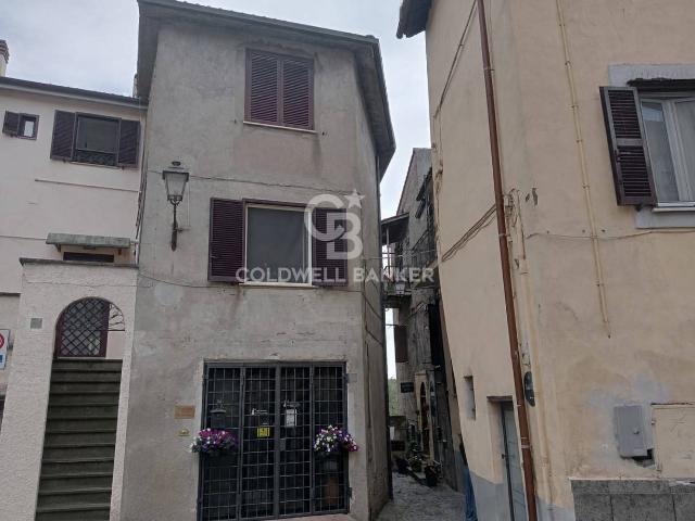 Appartamento in vendita a Sutri, centro storico