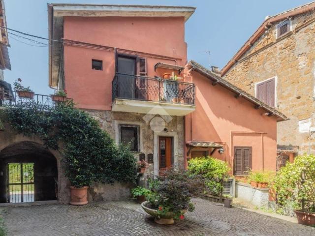 Appartamento in vendita a Sutri VT