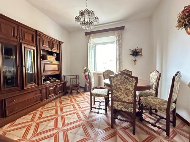 Appartamento in vendita a S. Marco Livorno in Da rivedere composto da 5vani