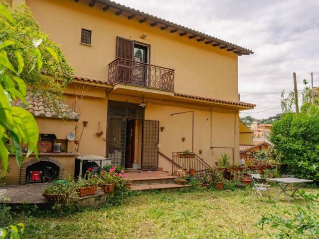 Appartamento in vendita a Sacrofano RM
