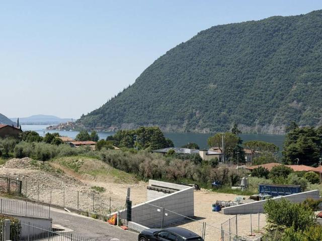 Appartamento in vendita a Sale Marasino BS