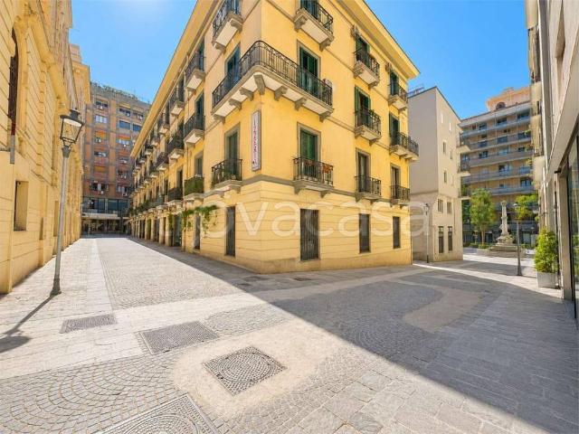 Appartamento in vendita a Salerno, Centro città