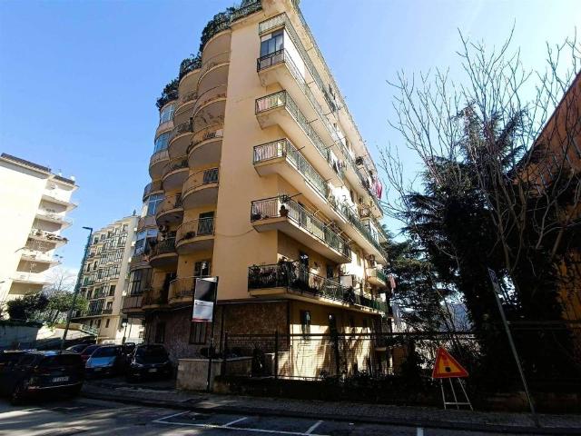 Appartamento in vendita a Salerno SA