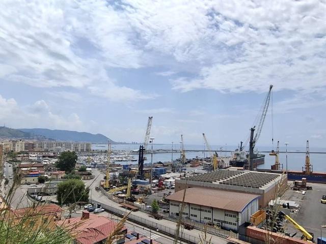 Appartamento in vendita a Salerno SA