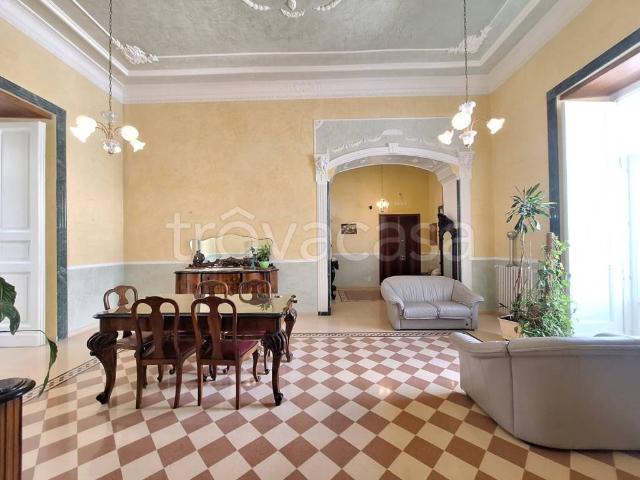 Appartamento in vendita a Salerno via dei Mercanti, Centro Storico Teatro Verdi