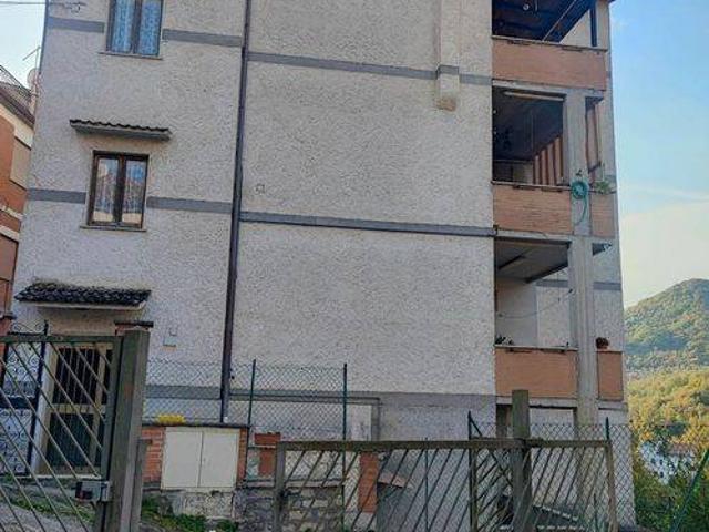 Appartamento in vendita a Sambuci RM
