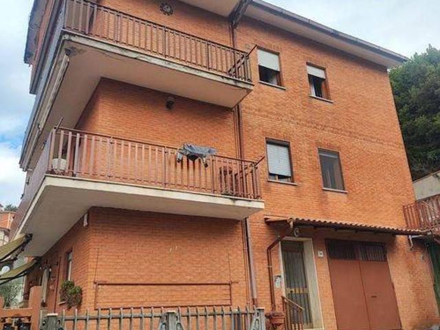 Appartamento in vendita a Sambuci RM